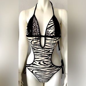 One Piece Guess Swimsuit